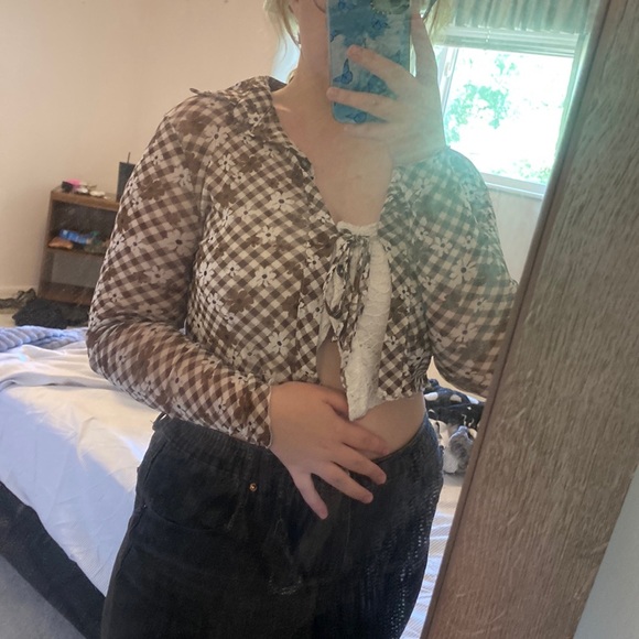 Beautiful brown and cream white cover top, Size: M US - Picture 1 of 3